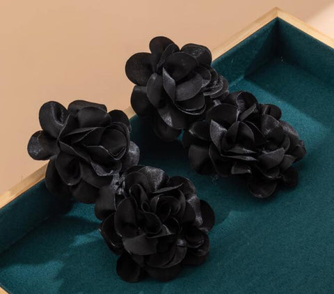 GLAM -Midnight Flower Earrings